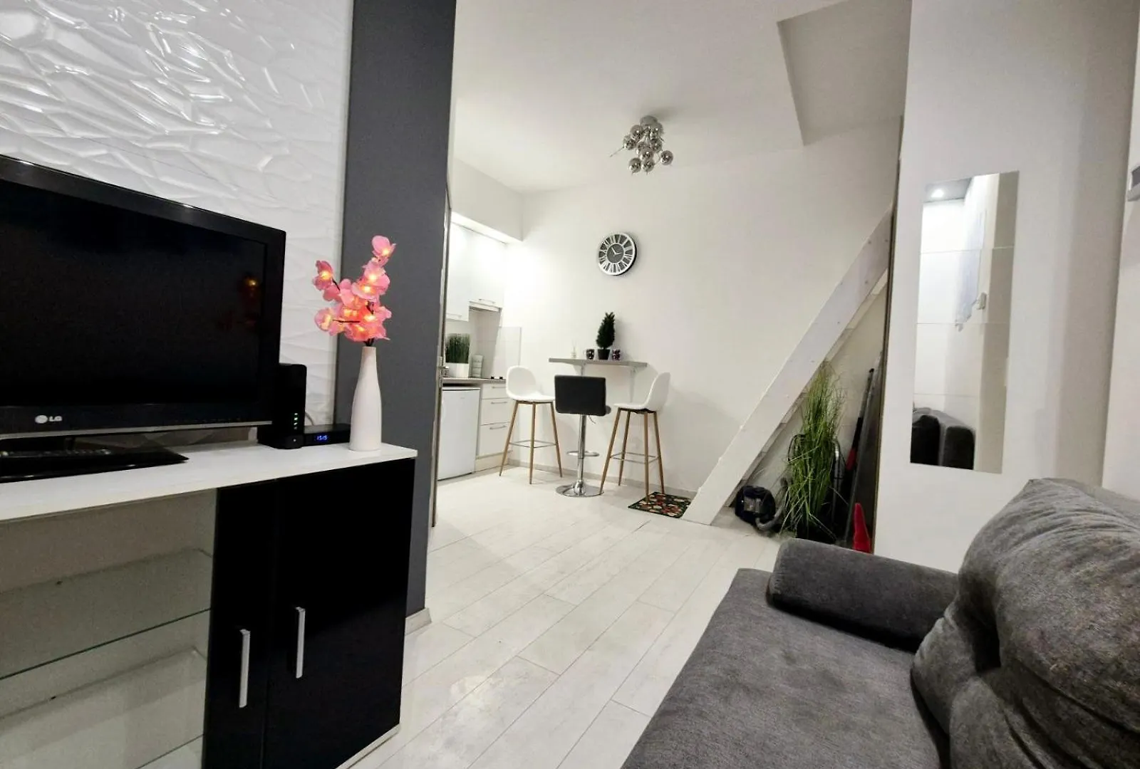 Chic Home In The Party District Будапешт